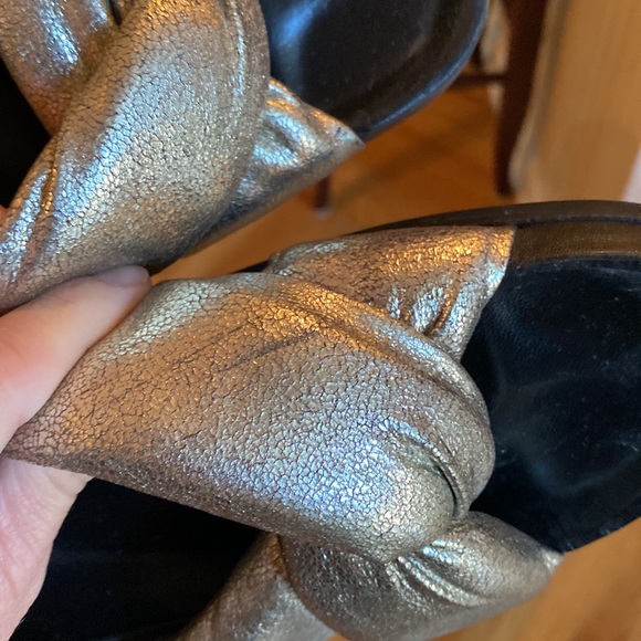 Chloe Slides - Picture 6 of 6